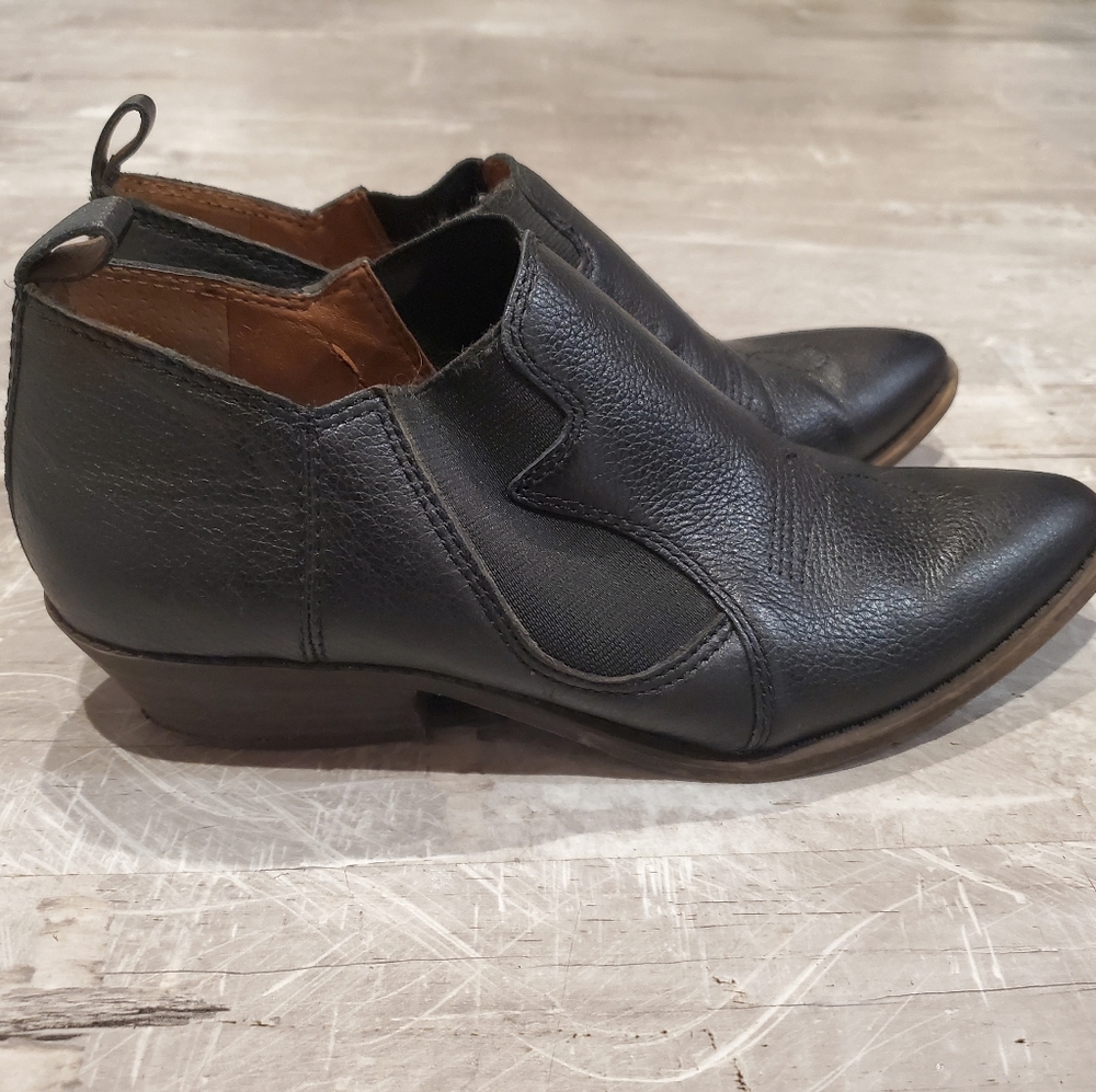 Lucky Brand Leather  Booties